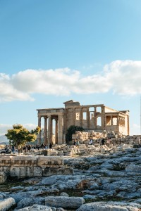7 Famous Greek Landmarks to Visit